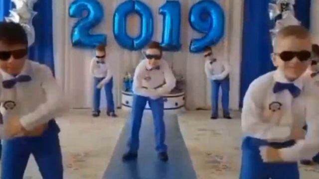 Детки на празднике чувствуют под астрал степ смотреть онлайн