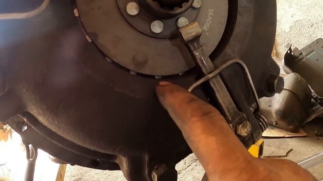 Üniversal 445 Traktör Tamiri / Debriyaj balata ve Valant Dişli değişimi смотреть онлайн