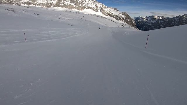 Skiing at Zugspitze, Germany смотреть онлайн