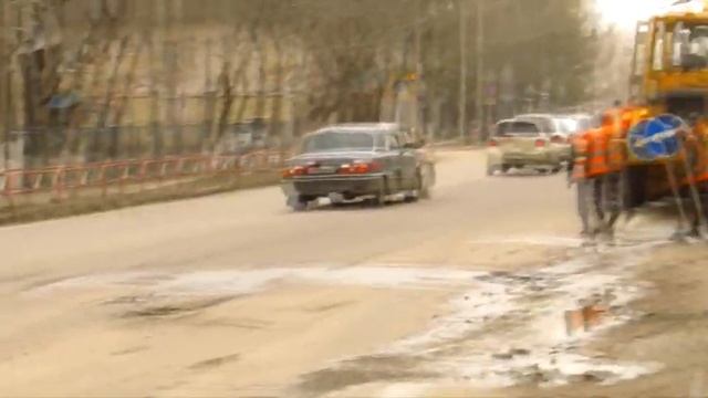 ДЭП 190 проводит ямочный ремонт на ул Орджоникидзе К Дню Победы смотреть онлайн