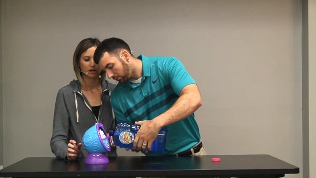Blitz Bubble Blowout Bubble Machine смотреть онлайн