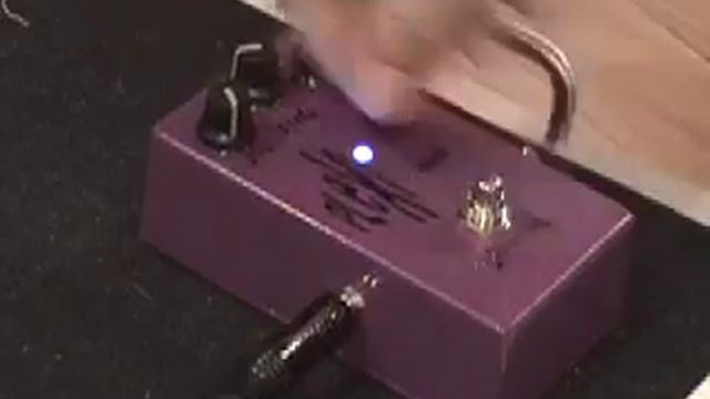 Lovepedal Purple Plexi 800 guitar effects pedal demo with SG Les Paul and Jaguar Jr amp смотреть онлайн