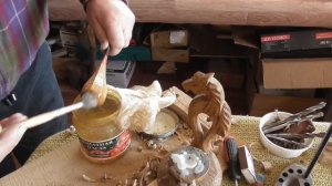 Wood caqrving, with a song . Резьба по дереву. Рекомендую!