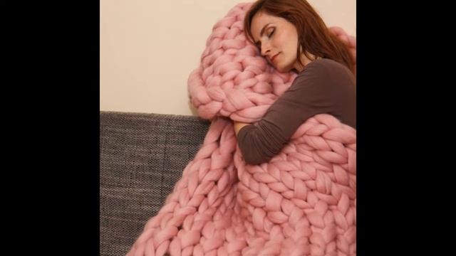 Подарок любимой женщине - вязаное зимнее одеяло. Knitted Blankets Handmade #FurvalGifts смотреть онлайн