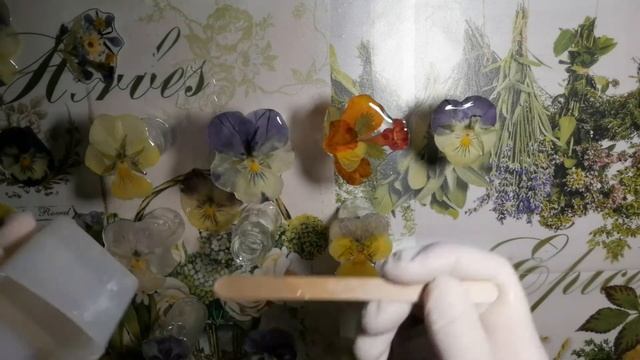 DIY / Броши из эпоксидной смолы. Анютины глазки. #украшенияизэпоксиднойсмолы смотреть онлайн