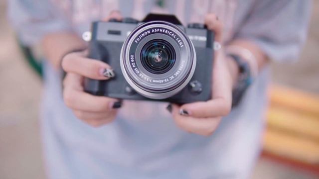 Fujifilm X-T30: Chiếc máy ảnh nhỏ, hiệu năng "to" смотреть онлайн