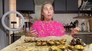 МУКБАНГ / ЗАПЕЧЕННЫЕ МИДИИ ПОД СЫРНОЙ ШАПКОЙ #mukbang