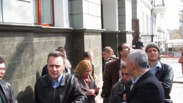 Активисты майдана у прокуратуры. смотреть онлайн