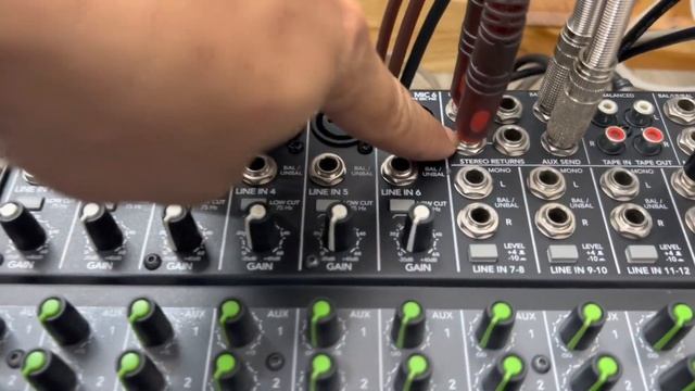 Bàn mixer mackie 1402vlz4 ghép effects t.C electronic M350 hàng bãi смотреть онлайн