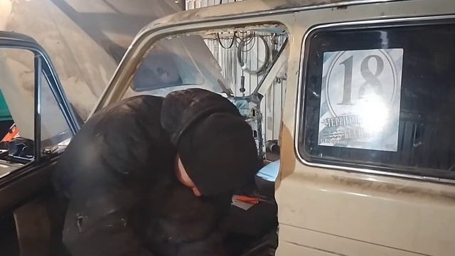 Установка панели ВАЗ 21214 в Ниву 2121 STRONG смотреть онлайн