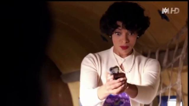 Emily Deschanel Gagged and Bagged смотреть онлайн