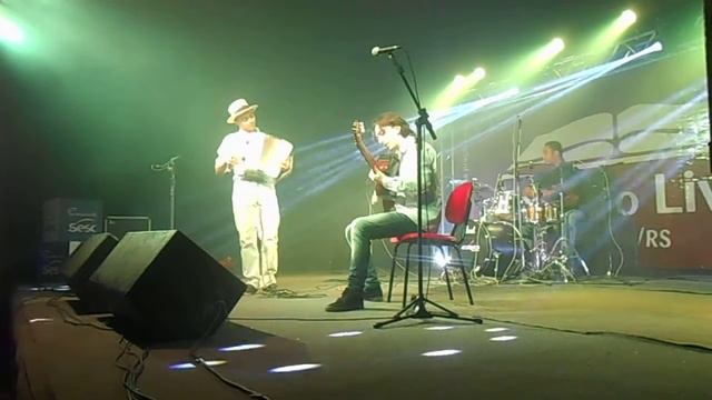 Músicos. Roger Corrêa, Christian Silva e Juliano Pacheco. смотреть онлайн