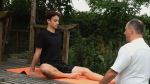 पद्मासन Как сесть в позу лотоса и зачем это нужно?