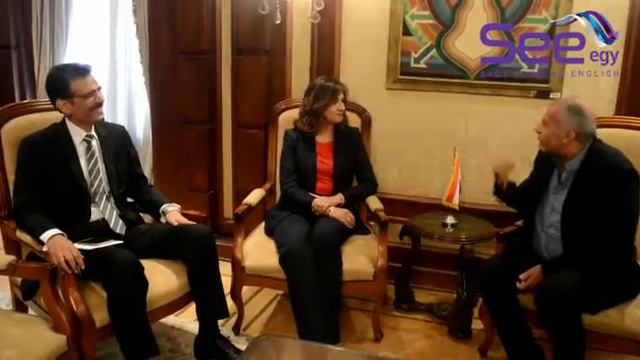Immigration Minister receives Hassan Salama the victim in Romanian plane смотреть онлайн