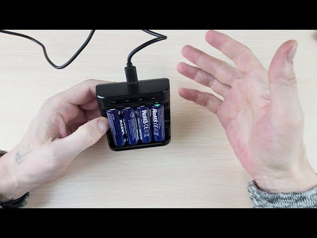 XTAR L4 KT зарядное для Li-ion и 1.2V Ni-MH и аккумуляторы ААА 1.5V смотреть онлайн