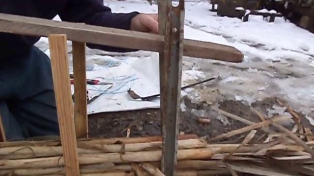 Вязание рогозяных утеплений ч  1 . Укладка рогоза без отходов .