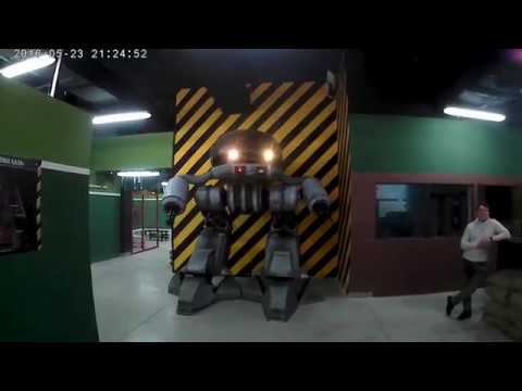 Робот-охранник сделан по заказу Альянс-Парка. смотреть онлайн