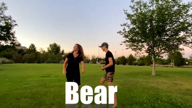 Bear, Hunter, Woman! - Fun Group Game смотреть онлайн