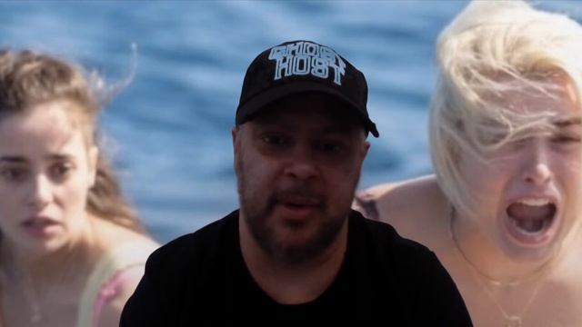 Shark Bait Review смотреть онлайн