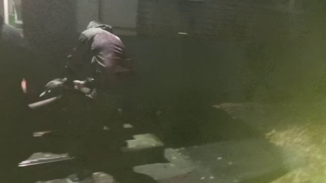 Видео с дядей Ромой Капустиным, что не законно проживает по ул Фрунзе над моей квартирой не законно.