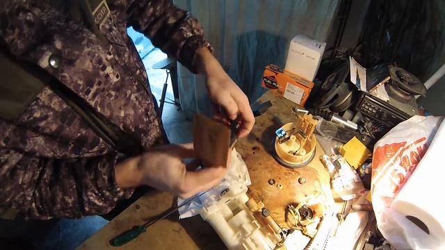 Lexus IS300 замена топливного насоса 2JZ-GE (Lexus IS300 Fuel Pump Replacement 2JZ-ge)