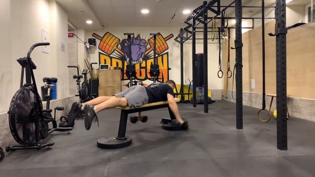 Махи гантелями лёжа смотреть онлайн