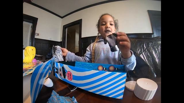 L.O.L. Surprise OMG Light Groovy Babe! Toy Unboxing 2020 | Kenci Plays With LOL Black Light Doll смотреть онлайн