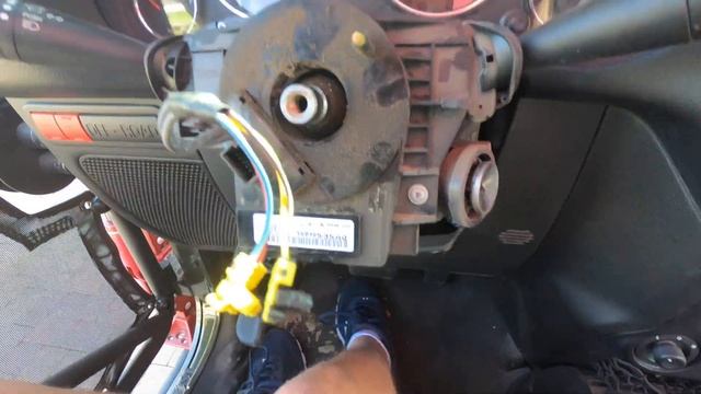 Replacing the clockspring on my 2015 Jeep Wrangler JKU смотреть онлайн