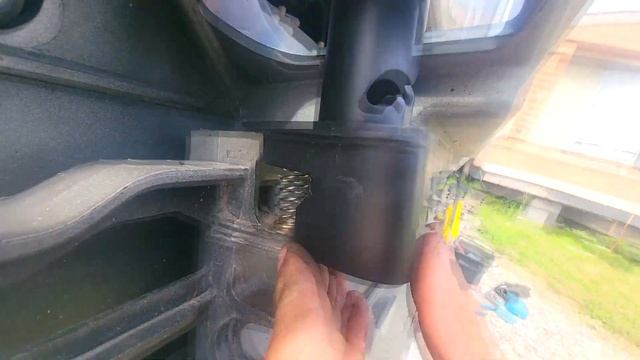 Volvo VNL Release Handle Kit For Side Fuel Fairings