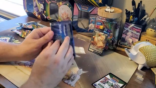 Opening the Radiant Eevee Premium Collection смотреть онлайн