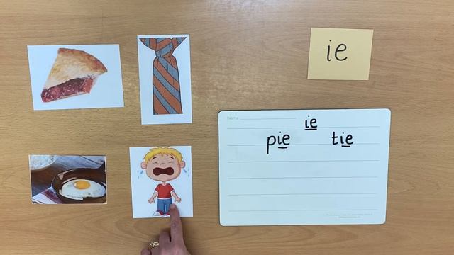Digraph 'ie' Sound Phonics Lesson - Recognising, Saying, Hearing and Segmenting for Spelling смотреть онлайн