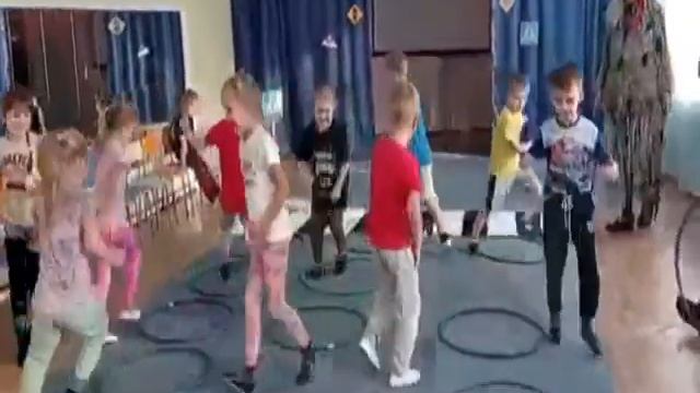 Познавательное развлечение в старшей группе "Правила дорожного движения" смотреть онлайн