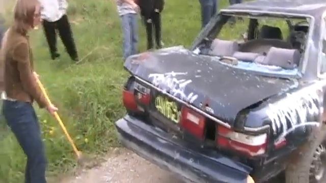 #1349 Jen and Emily destroy the 1990 toyota camry [Davidsfarm] смотреть онлайн