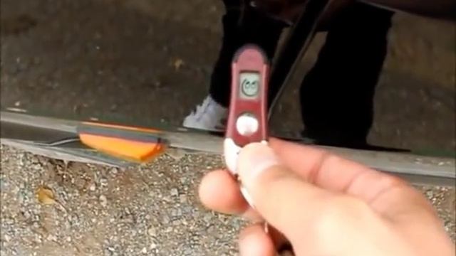 Брелок-антистатик в действии смотреть онлайн