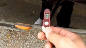 Брелок-антистатик в действии