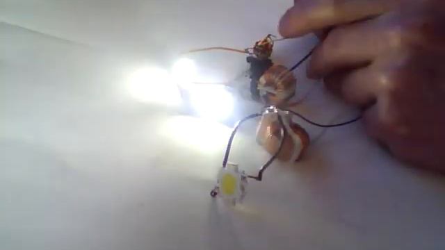 1.5V AA Joule Thief 3W 12V Test (9W Total) смотреть онлайн