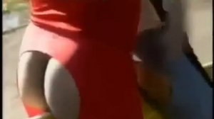 Японцам брызнули перцем в задницу