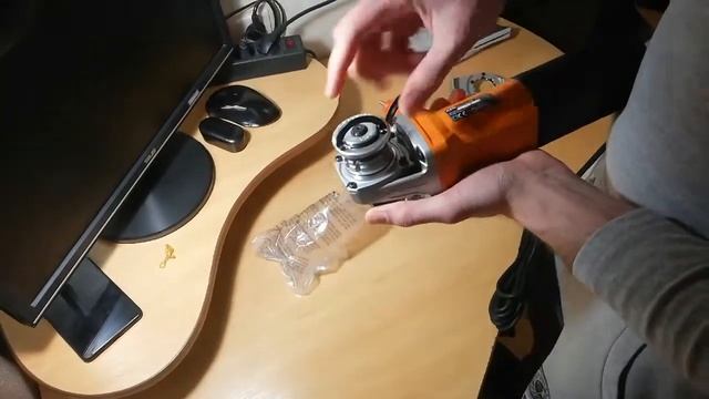 Распаковка - Профессиональная угловая шлифмашина AEG Powertools WS 13-125 SXE\