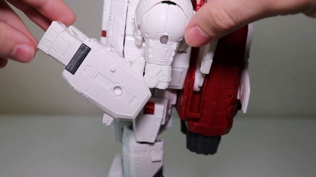 Обзор на Commander Class JETFIRE из серии WFC SIEGE от HASBRO\Takara Tomy смотреть онлайн