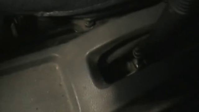 Рено Логан как отрегулировать ручник/Renault Logan handbrake adjustment смотреть онлайн