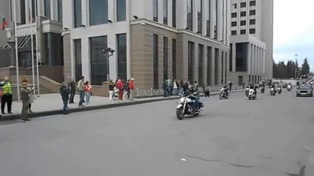 Открытие мотосезона в Казани 11 мая 2013 г. Проезд колонны. смотреть онлайн