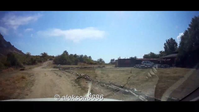 Бездорожье Крыма : Лучистое - Долина привидений - склоны Демерджи - Крепость Фуна. смотреть онлайн