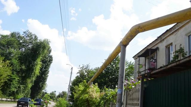 Идём улицей Бирюкова и Октябрьская в посёлке Гвардейское Крым - 18 августа 2021 год