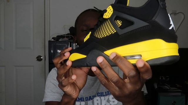 Air Jordan 4 Thunder 2023 Review + On Foot Review & Sizing Tips смотреть онлайн