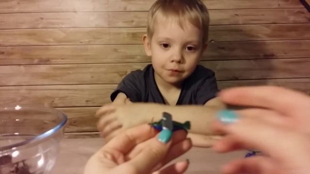 Шоколадные яйца Супергерои.Коллекция самолеты.Chocolate eggs Superheroes.A collection of planes. смотреть онлайн