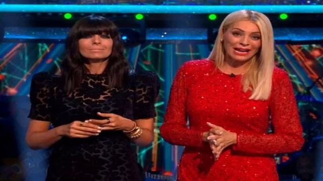 BBC Strictly's Claudia Winkleman sends emotional message to Amanda Abbington as hosts address exit смотреть онлайн