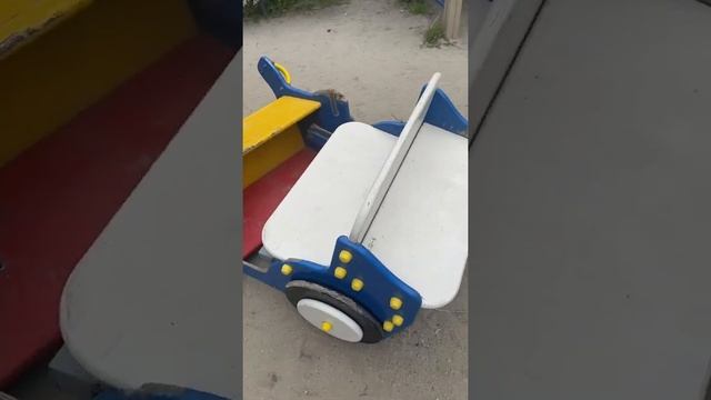 Опасная детская площадка в самом центре Екатеринбурга смотреть онлайн