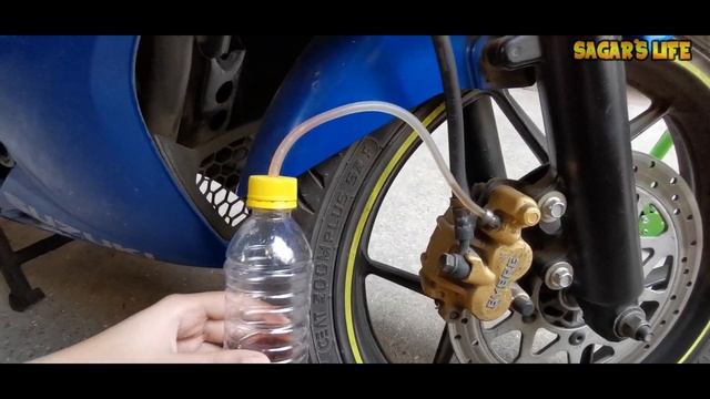 How To Change Complete Brake Fluid DOT 4 In SUZUKI GIXXER SF At Home | Brake Bleeding Process смотреть онлайн