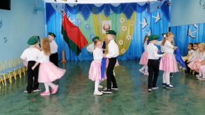 Танец  "Синий платочек" (старшая группа)