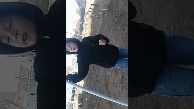 Вращение палкой одной рукой очень классно Супер очень понравилось как как я это делал советую вам л смотреть онлайн